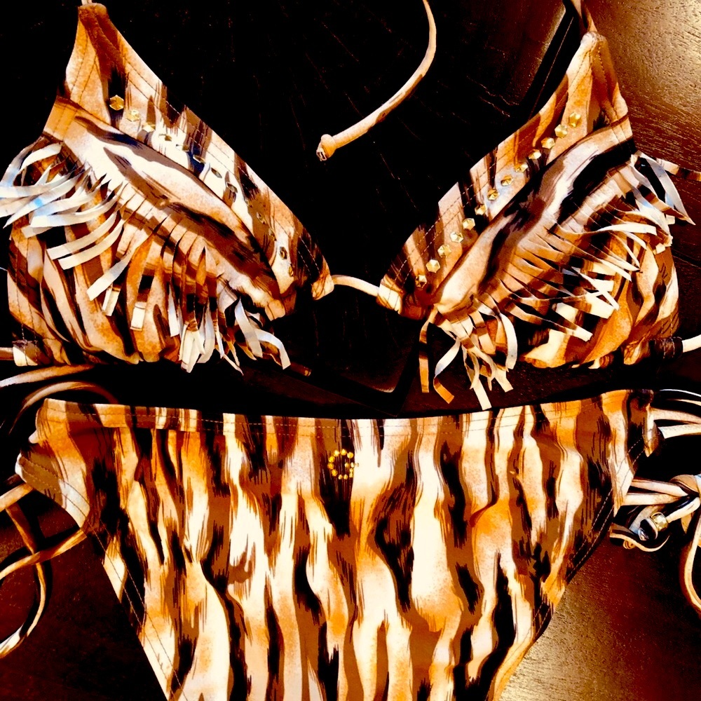 🔥Wildin Out Guess bikini. Made in California